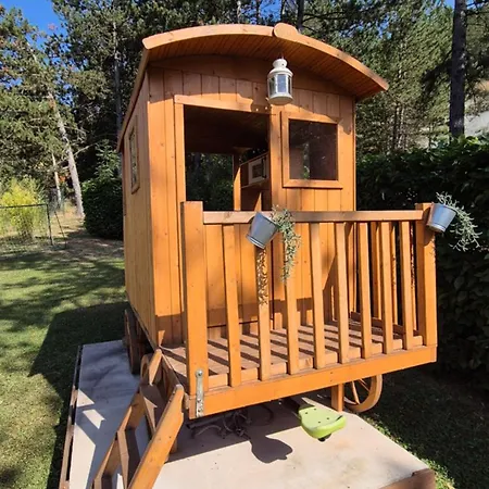 Le Parc Des Combes * Saint-Bauzile (Lozere)