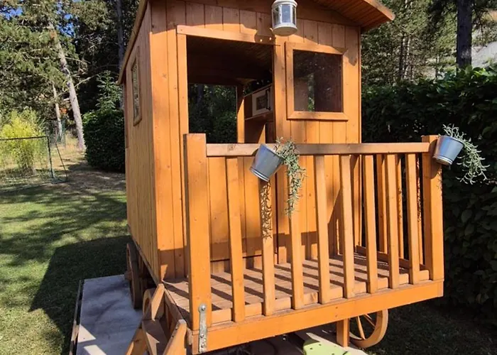 Le Parc Des Combes * Saint-Bauzile (Lozere)